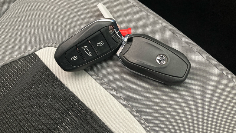 Vauxhall Mokka 100kW Elite Premium 50kWh 5dr Auto Electric Hatchback